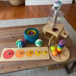 Lovevery Babbler Play Kit - months 13, 14 & 15